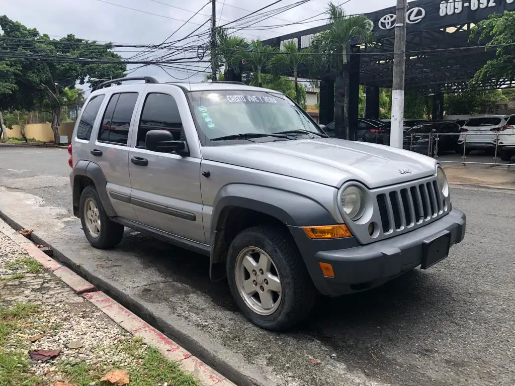 Jeep Liberty 2005 Diesel  Foto 7172059-3.jpg