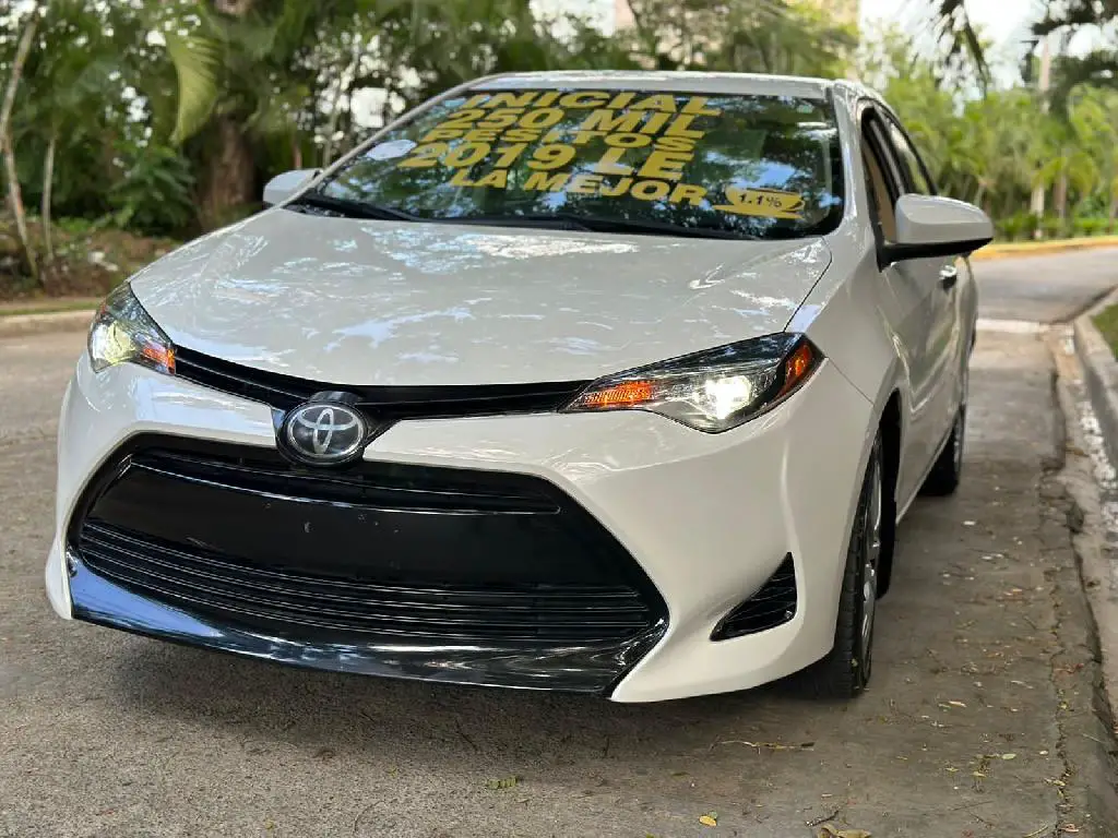 Toyota Camry LE 2019 en Duarte Foto 7172064-1.jpg