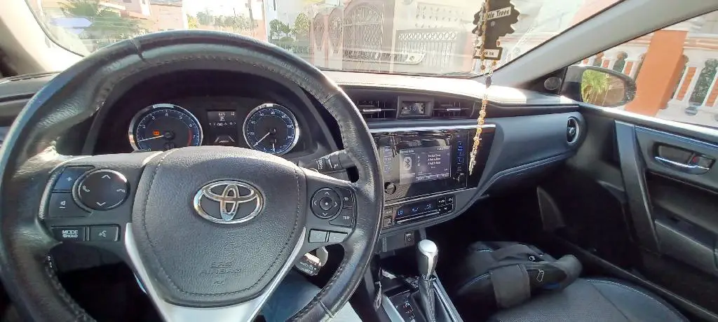 Toyota Corolla 2017 SE - Excelentes Condiciones Foto 7172939-1.jpg