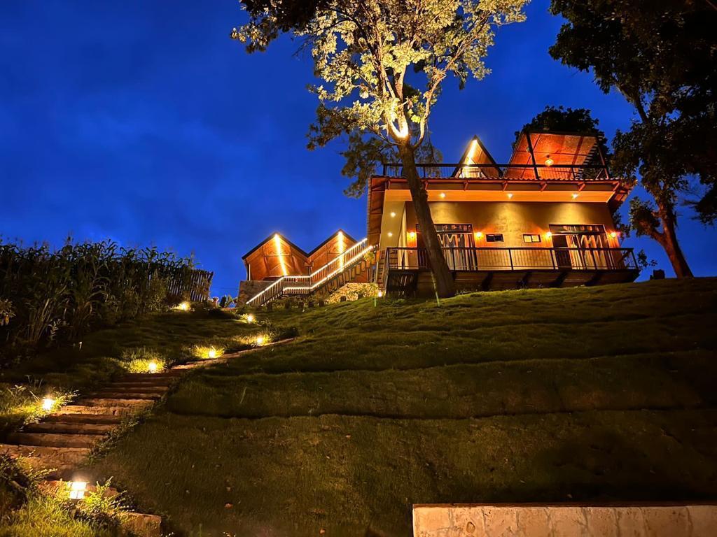 Villa de lujo en montaña mágica con helipuerto privado Foto 7173424-I1.jpg