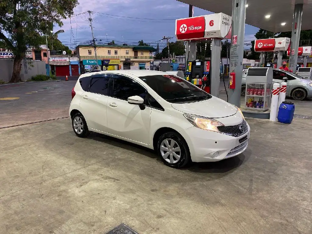 Nissan note 2016 en Santo Domingo Este Foto 7174418-1.jpg