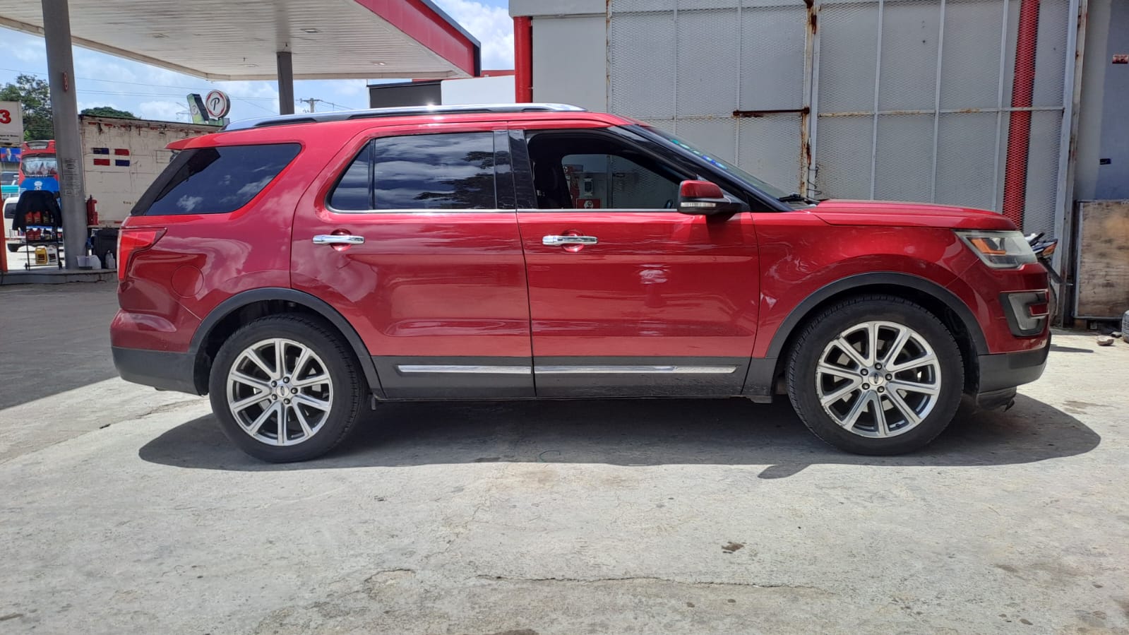 Vendo Ford Explorer Limited 2016 como nueva!! Foto 7174441-1.jpg