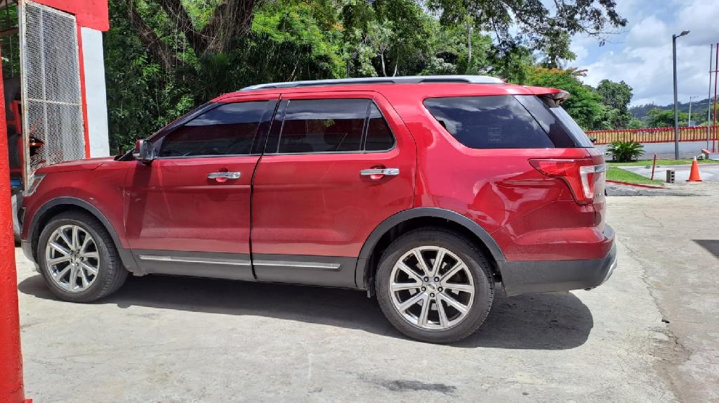 Vendo Ford Explorer Limited 2016 como nueva!! Foto 7174441-3.jpg