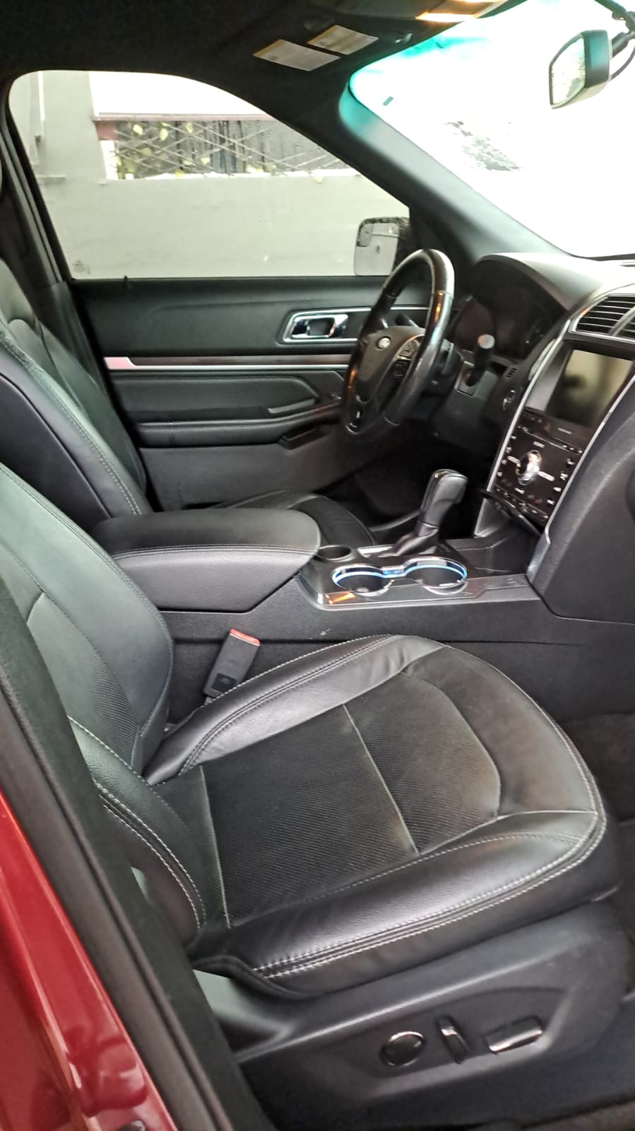Vendo Ford Explorer Limited 2016 como nueva!! Foto 7174441-5.jpg