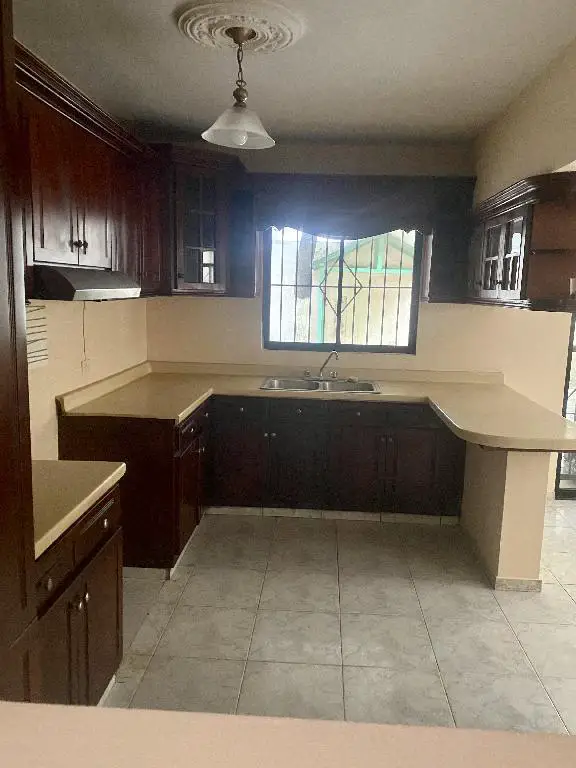 VENDO CASA EN LOS CORALES DEL SUR 2 NIVELES Foto 7174784-2.jpg