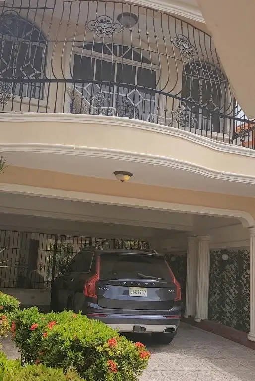 Se vende casa de dos niveles en los corales Santo Domingo Es Foto 7174873-3.jpg