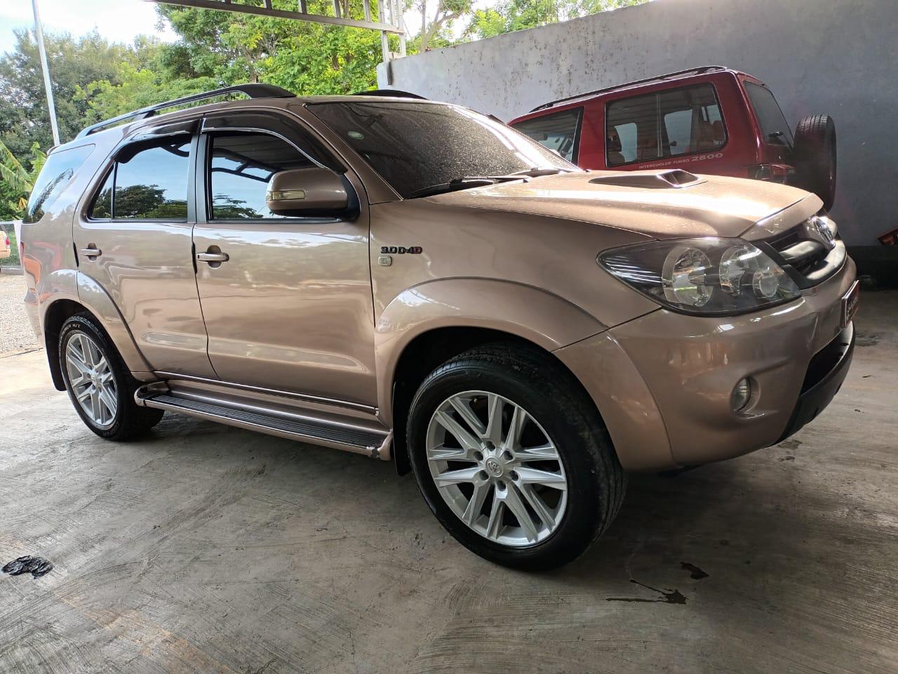 Toyota Fortuner 4X4 2007 en Duarte Foto 7175562-1.jpg