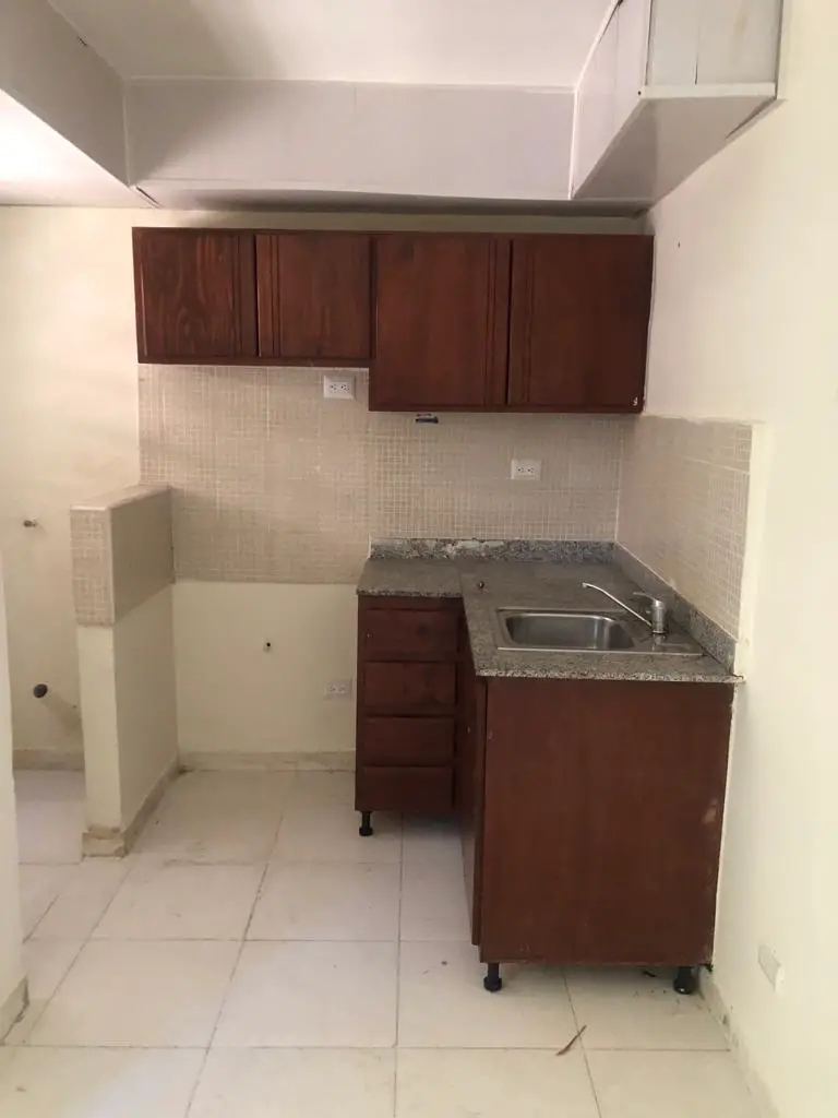 Vendo muy buen Apto en el Res. San Isidro Labrador  1er. Ni Foto 7176289-4.jpg