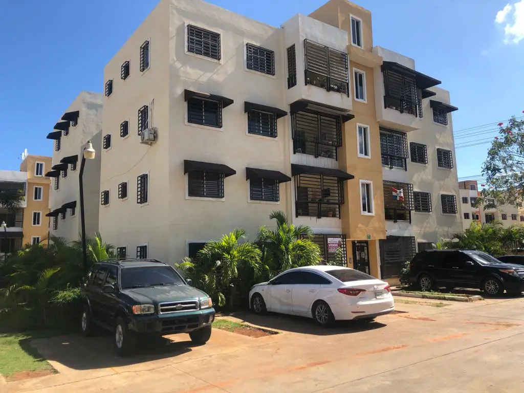 Vendo muy buen Apto en el Res. San Isidro Labrador  1er. Ni Foto 7176289-8.jpg