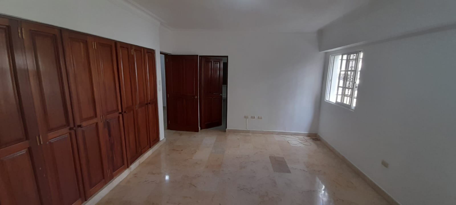 Apartamento de 3 habitaciones con Línea Blanca  Foto 7176565-5.jpg