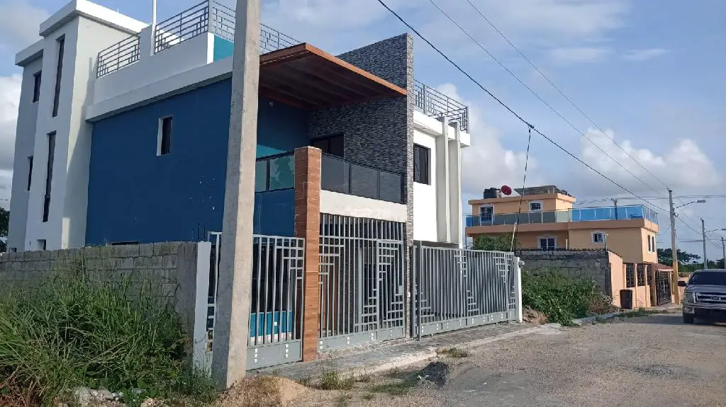 casa en venta de 3 niveles con jacuzzi Foto 7177160-2.jpg