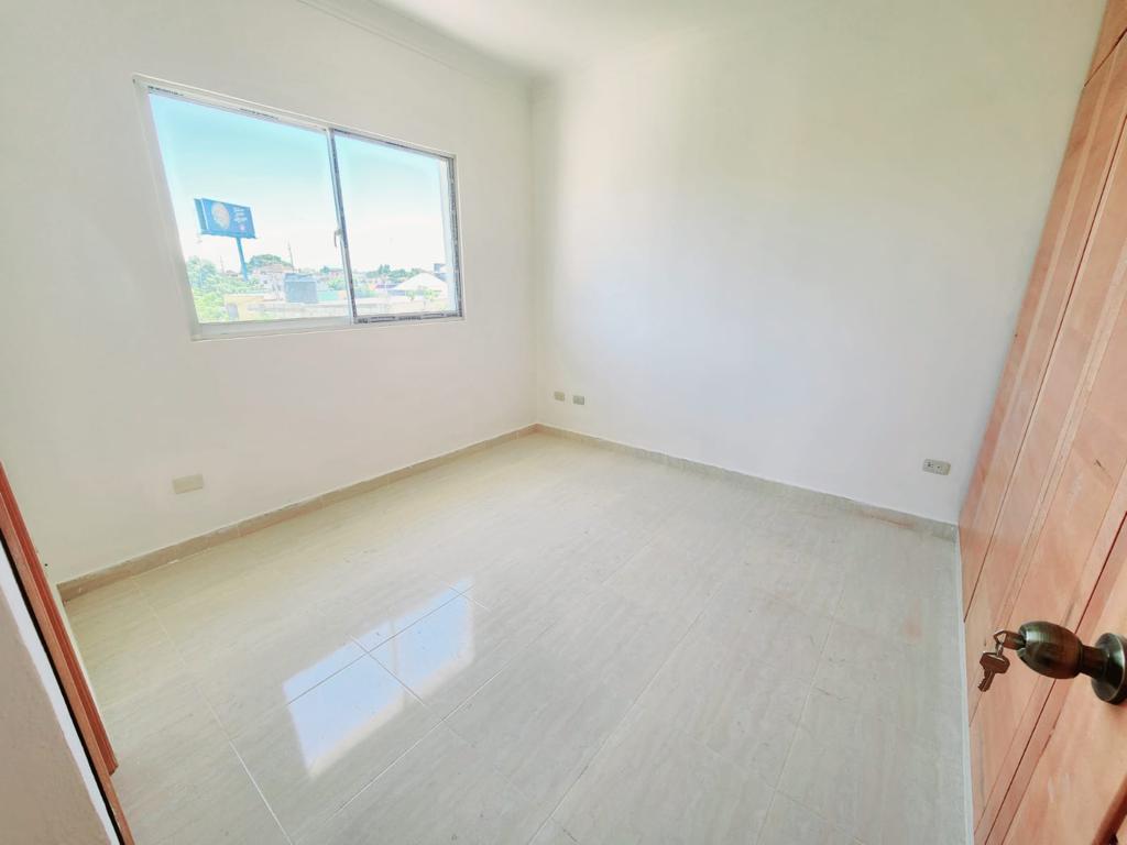 Apartamento amplio prox al supermercado Bravo  Foto 7177183-2.jpg