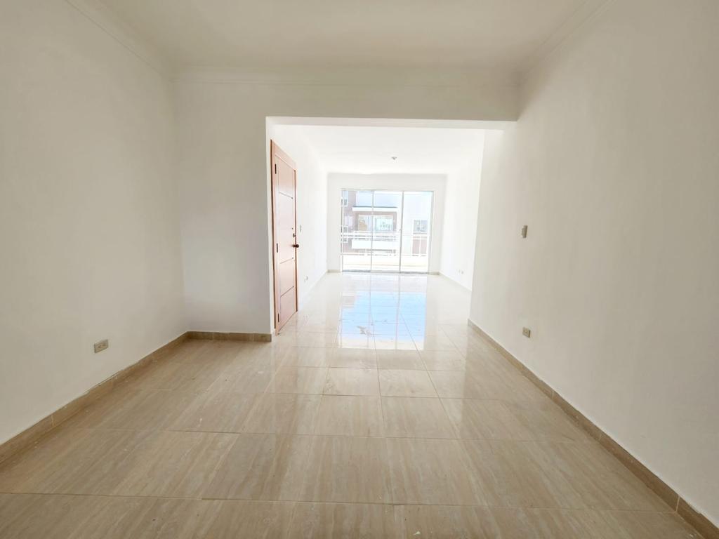 Apartamento amplio prox al supermercado Bravo  Foto 7177183-5.jpg