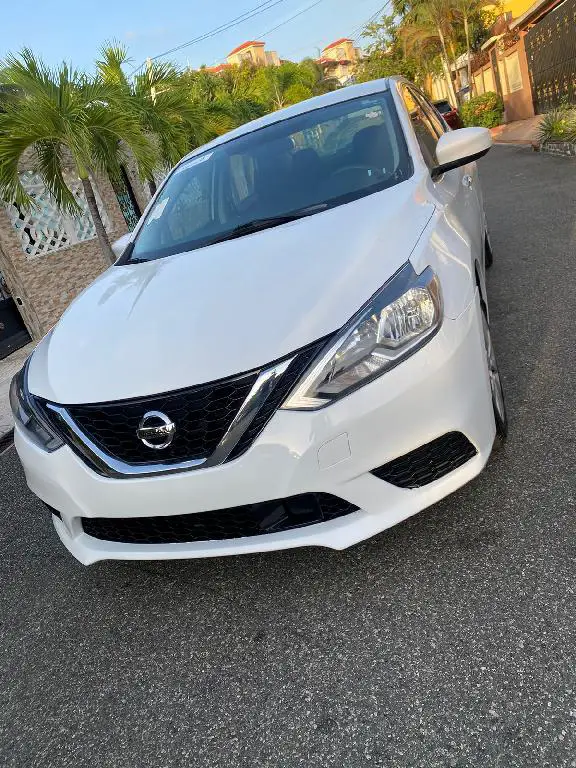 Nissan Sentra S 2018 Foto 7177909-1.jpg