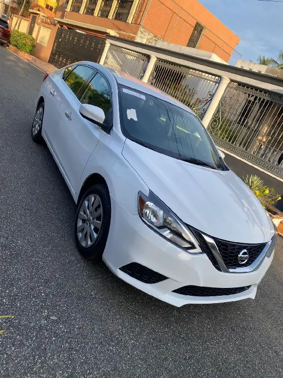 Nissan Sentra S 2018 Foto 7177909-2.jpg