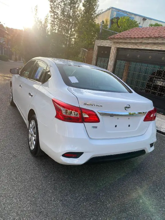 Nissan Sentra S 2018 Foto 7177909-3.jpg