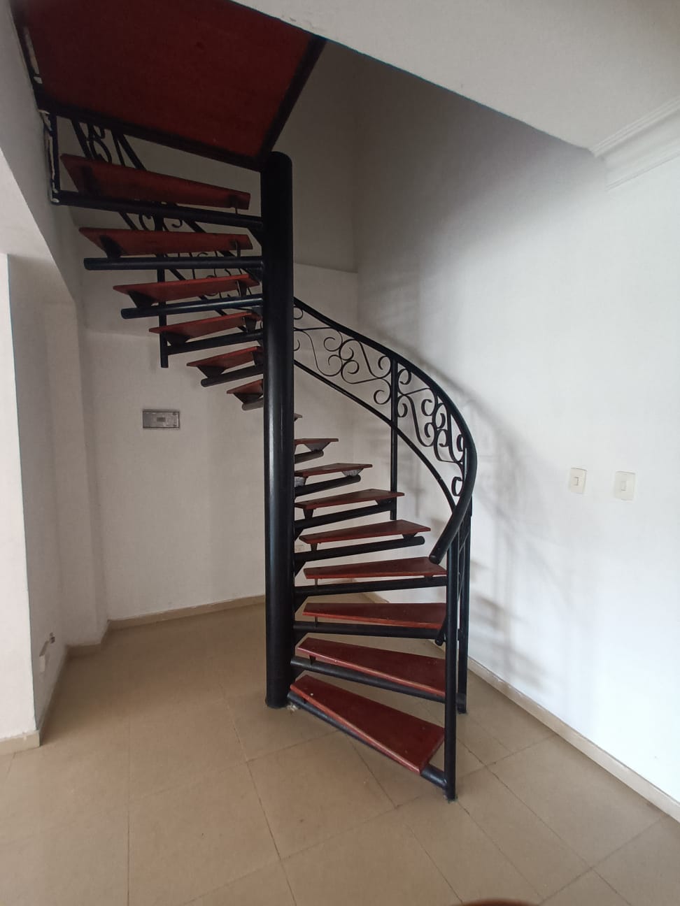 Vendo Lujoso Apartamento Un 5to. Piso Con Dos Niveles Foto 7178439-1.jpg