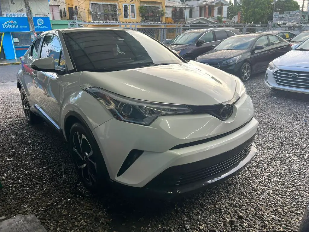 Toyota C-HR 2018 XLE Foto 7178598-3.jpg