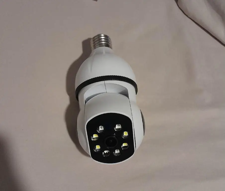 Camara tipo bombillo 360 Audio doble via Wifi 5G Foto 7183756-1.jpg
