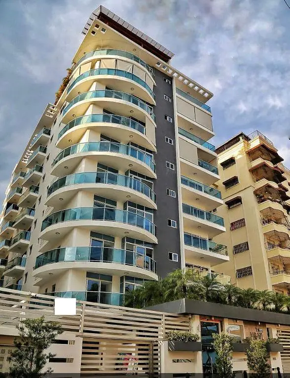 Apartamento 8vo. Piso 210 m2 en Bella Vista Foto 7184791-1.jpg