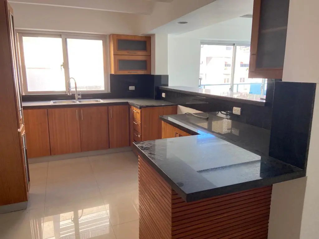 Apartamento 8vo. Piso 210 m2 en Bella Vista Foto 7184791-2.jpg