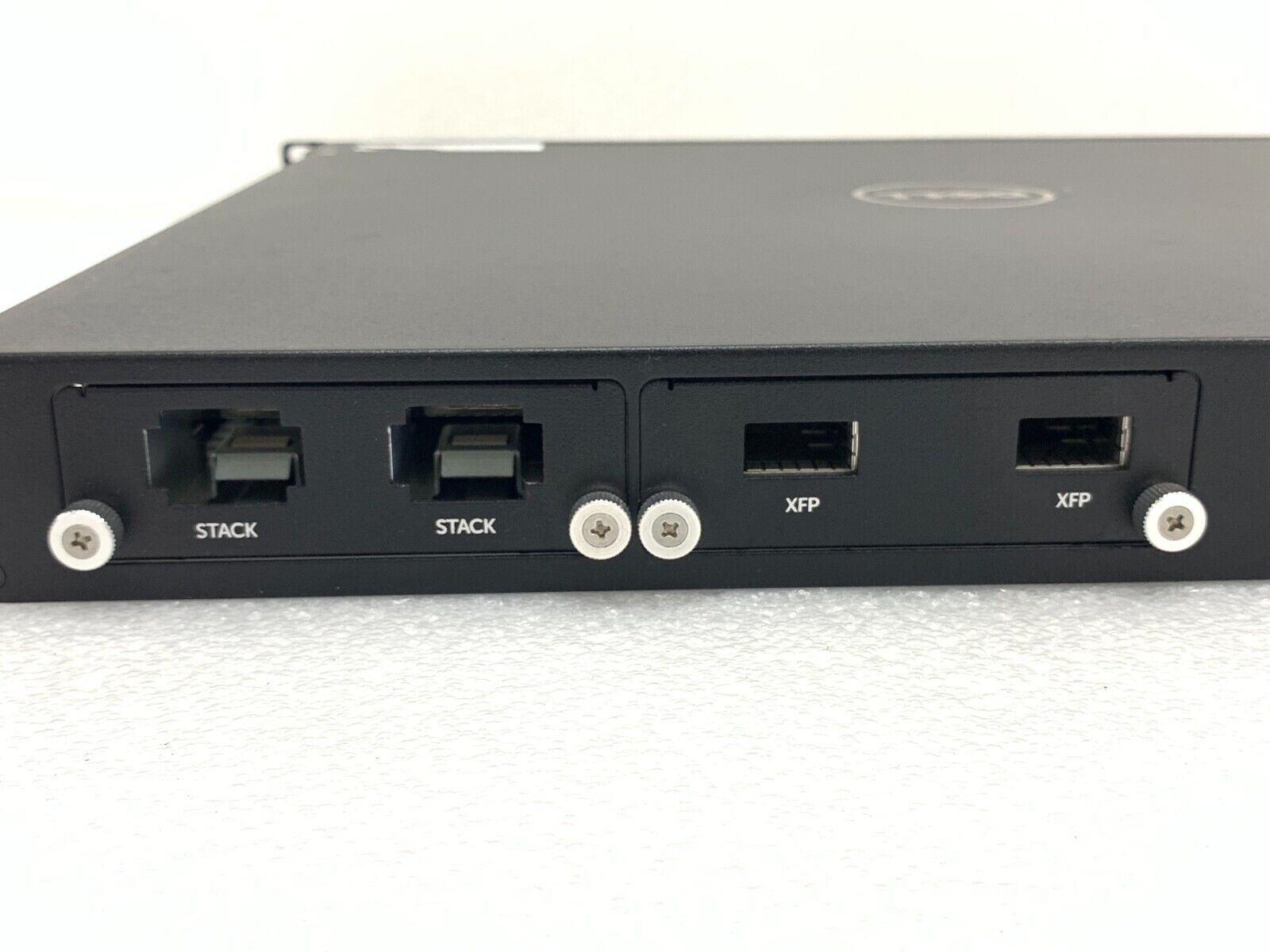 Switch Dell Force 10 S50  48 puertos Gigabit  2 Fibre  Foto 7185058-3.jpg