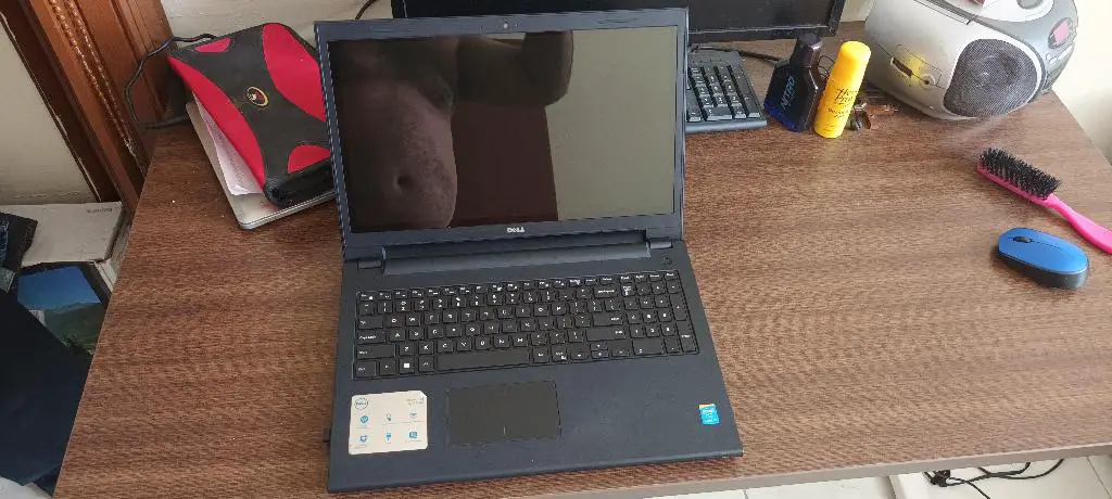 DELL INSPIRON SERIE 3000 TOUCH i3 2.00GHz 4GB RAM Foto 7187025-5.jpg