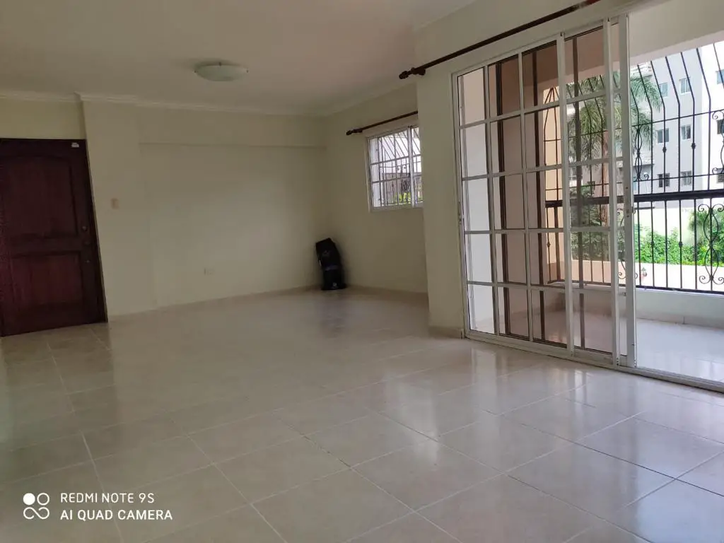 De oportunidad en alquiler amplio apartamento ubicado en el  Foto 7187276-2.jpg