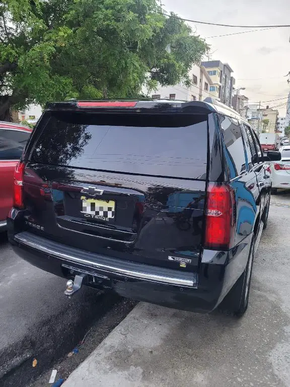 CHEVROLET TAHOE PREMIER 2017 NEGRA ASIENTOS CAPITÁN Foto 7188027-3.jpg