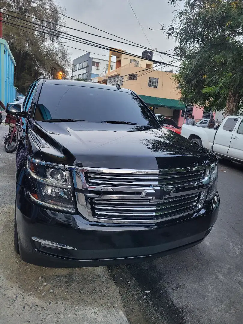 CHEVROLET TAHOE PREMIER 2017 NEGRA ASIENTOS CAPITÁN Foto 7188027-4.jpg