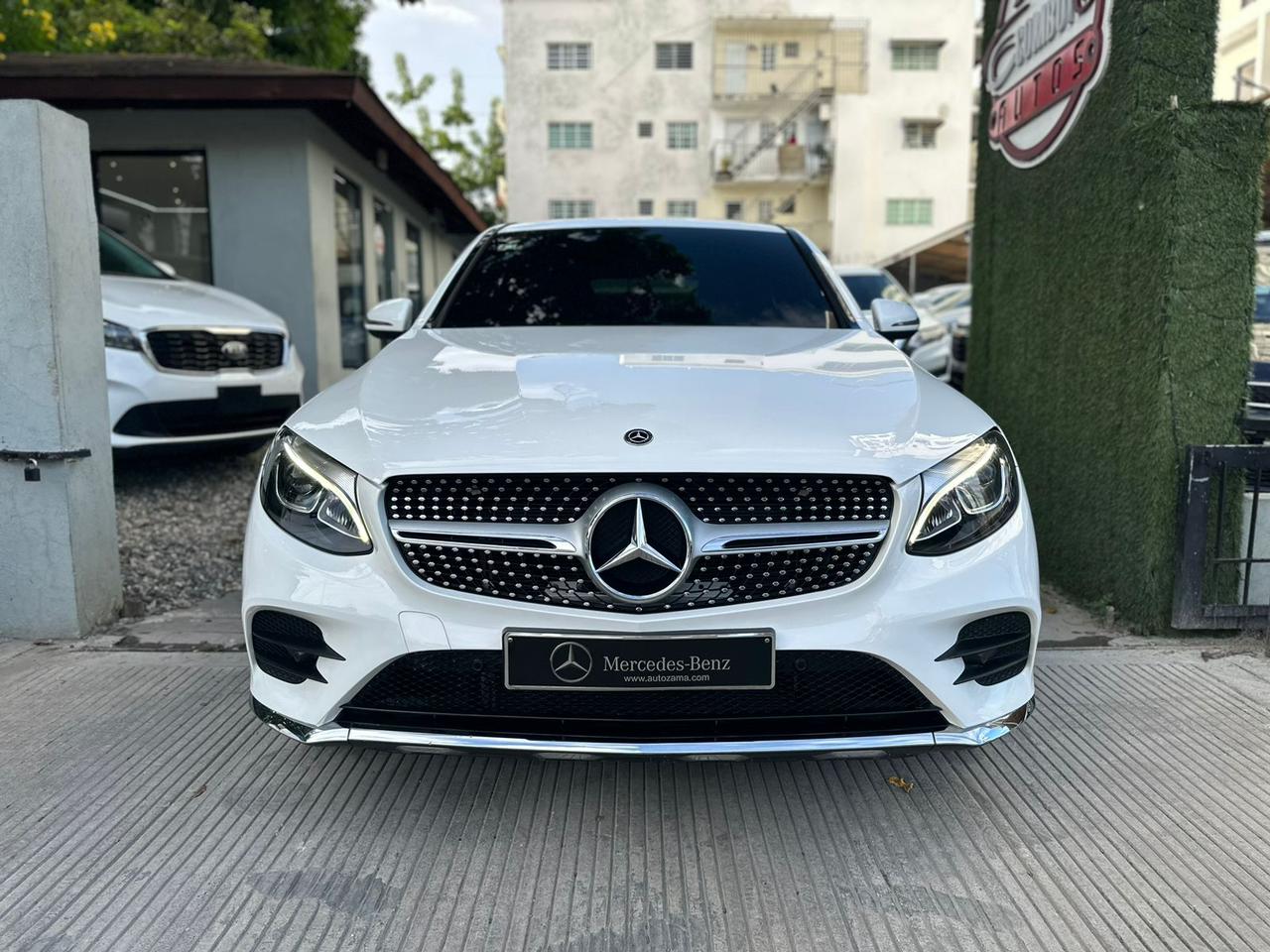 VENDO - Mercedes-Benz Clase GLC 250 4Matic Coupe año 2018 Foto 7188261-1.jpg