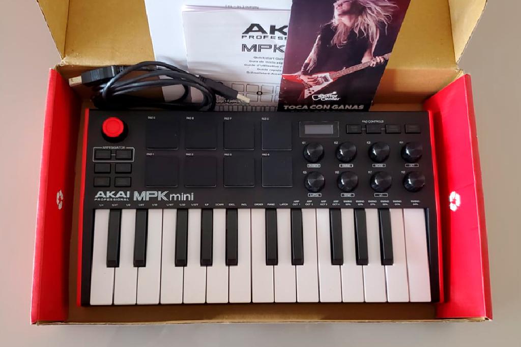 Akai MPK Mini 3 Tu Teclado Controlador MIDI Portátil de Alt Foto 7188397-3.jpg