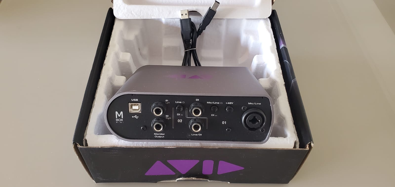 Avid Mbox 3 Mini - Interfaz de audio compacta en perfectas c Foto 7188403-e1.jpg