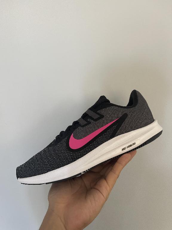 Tenis Nike size 8.5 de mujer nuevos en caja