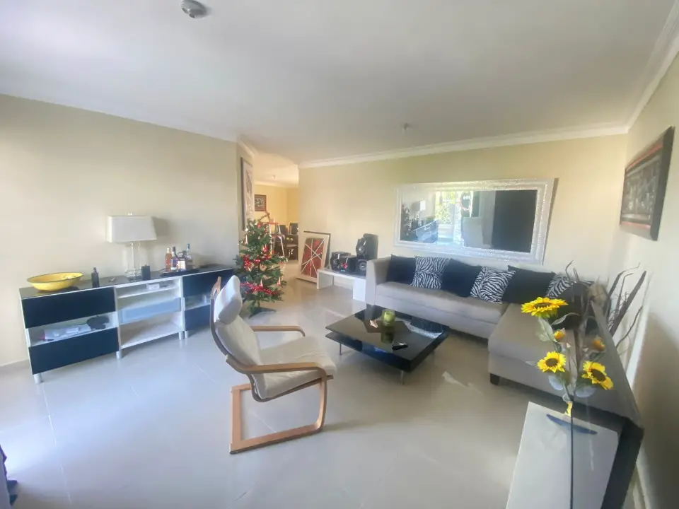 APARTAMENTO EN VENTA EN EL QUISQUEYA 3 HAB 2 BAÑOS 2 P Foto 7193318-1.jpg