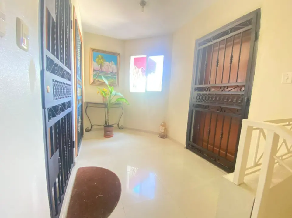 APARTAMENTO EN VENTA EN EL QUISQUEYA 3 HAB 2 BAÑOS 2 P Foto 7193318-5.jpg