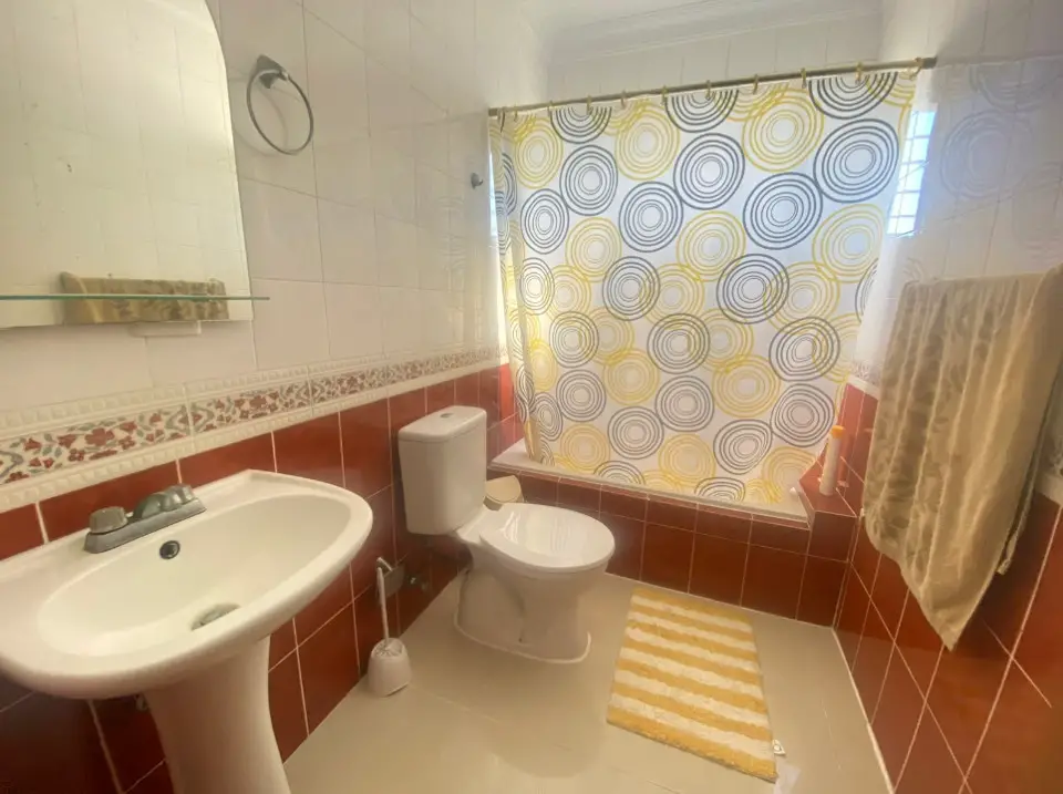 APARTAMENTO EN VENTA EN EL QUISQUEYA 3 HAB 2 BAÑOS 2 P Foto 7193318-8.jpg