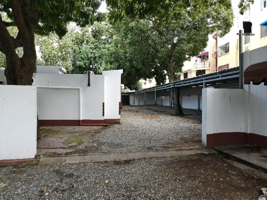 1028 VENTA CASA /TERRENO-GAZCUE Foto 7194301-1.jpg