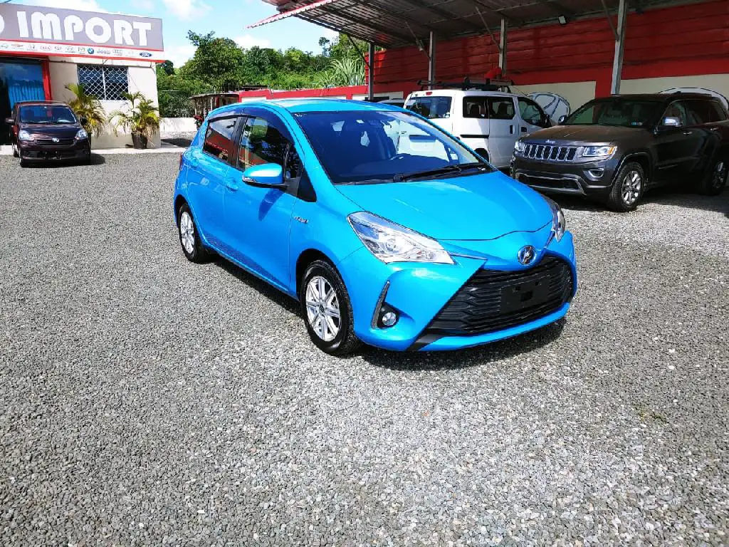 TOYOTA VITZ HIBRIDO en Hato Mayor Foto 7195546-7.jpg