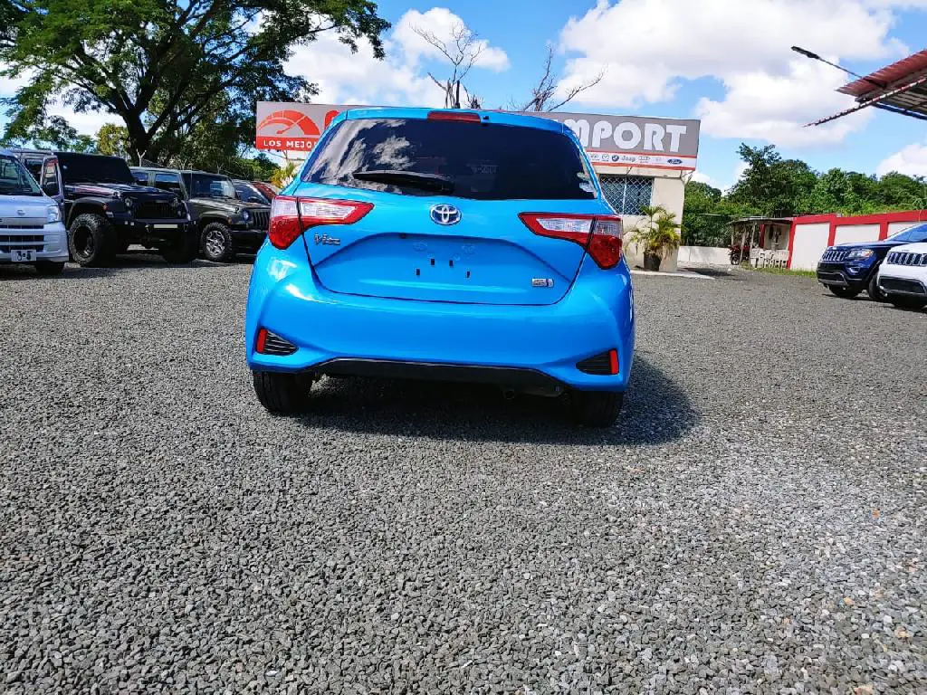 TOYOTA VITZ HIBRIDO en Hato Mayor Foto 7195546-8.jpg