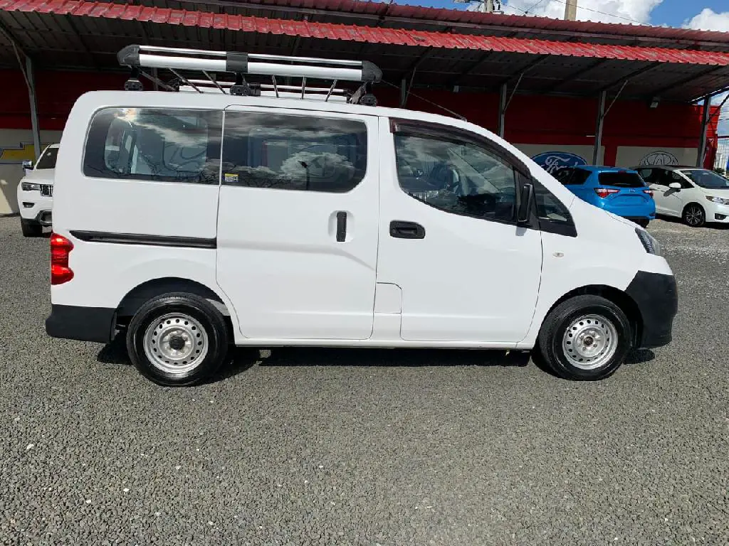 NISSAN NV 200 JAPONES en Hato Mayor Foto 7195553-6.jpg