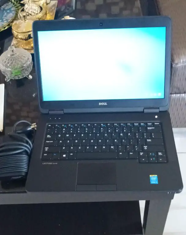 Laptop Dell portatil 5440 i5 2.6 Ghz 256GB SSD 8GB Ram Win 1 Foto 7196063-5.jpg