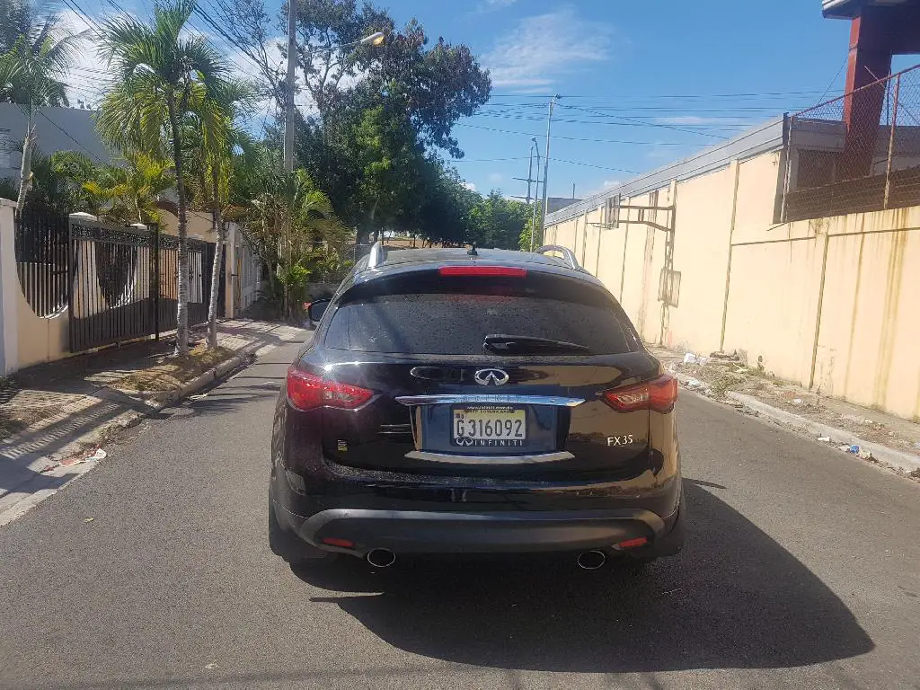 VENDO DE OPORTUNIDAD JEEPETA INFINITI MODELO FX 35  AÑO 2013 Foto 7196303-1.jpg
