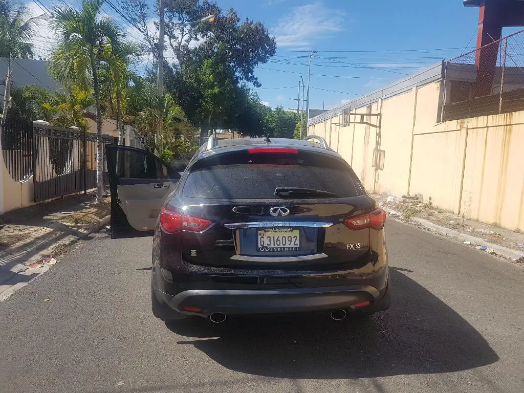 VENDO DE OPORTUNIDAD JEEPETA INFINITI MODELO FX 35  AÑO 2013 Foto 7196303-2.jpg