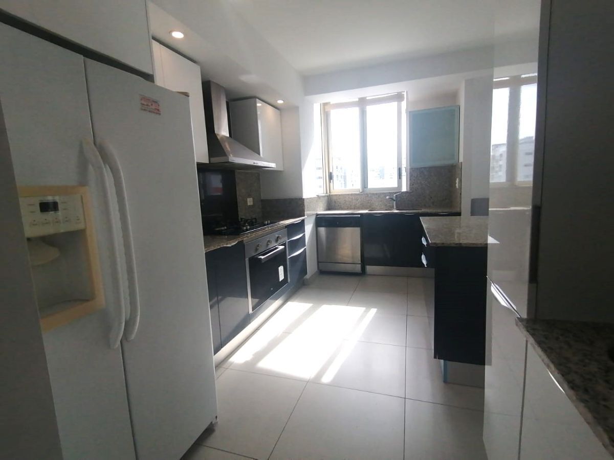 Apartamento amueblado en alquiler en Evaristo Morales Foto 7196462-g1.jpg