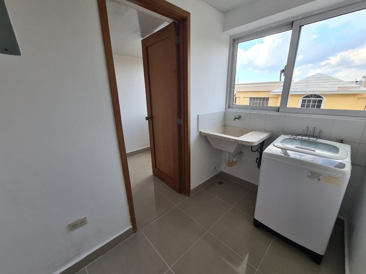 Apartamento en alquiler en Evaristo Morales Foto 7196510-8.jpg