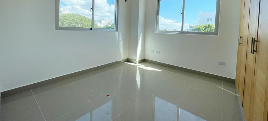 SE VENDE ESTE NUEVO APARTAMENTO CON DOBLE BALCON Foto 7198732-2.jpg