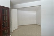 ALQUILO CASA EN ZONA COMERCIAL CON 640mts.  Foto 7198746-6.jpg