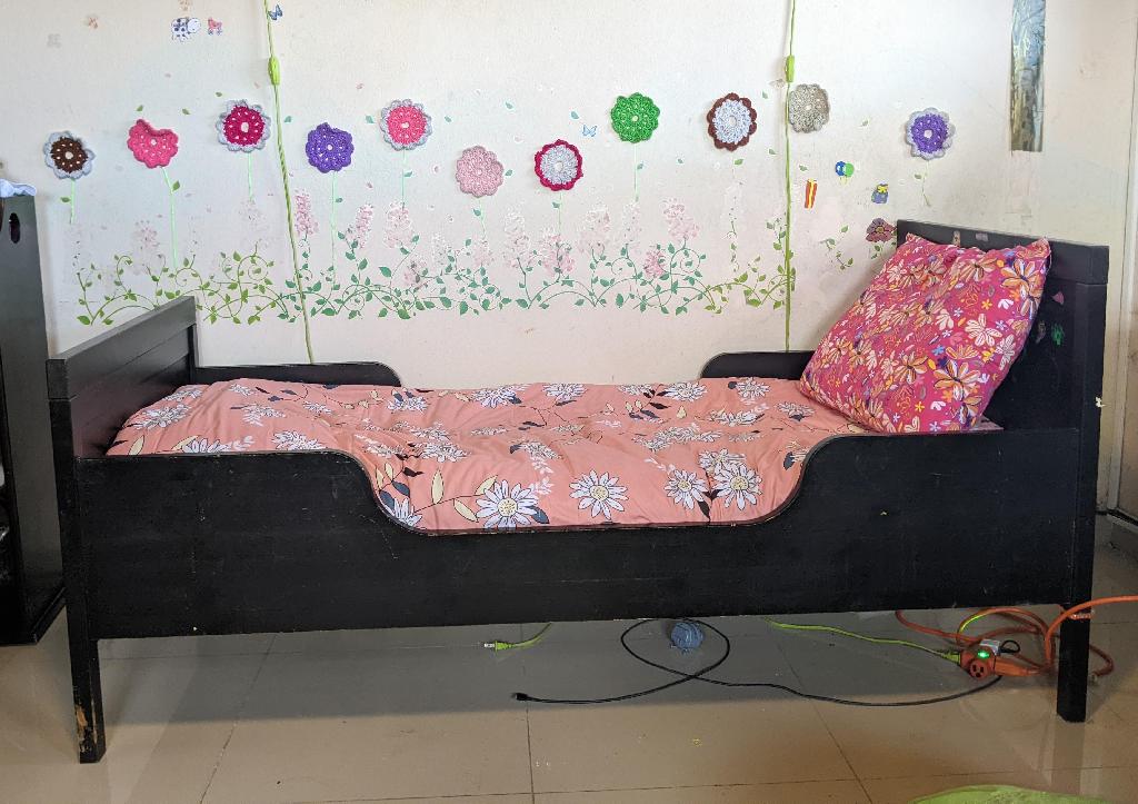 Vendo cama para niño de Ikea con colchón incluido  Foto 7199248-3.jpg