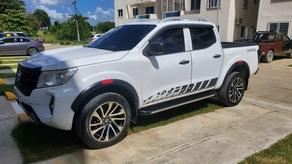 se vende 2020 Nissan frontier np300 4x4 modificada. Foto 7200432-2.jpg